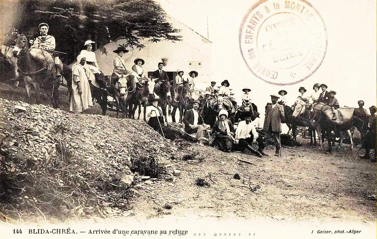 1147- Chrea - Arrivee d'une caravane au refuge.jpg
